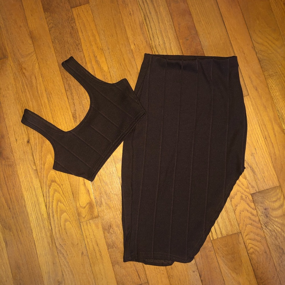 Set - Picture 2 of 3